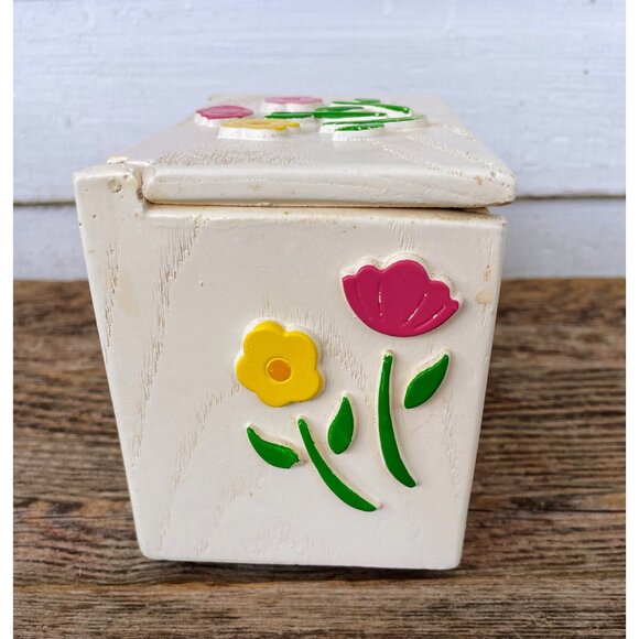 VIntage 1970s Faux white Wood Floral Recipe Box with Recipes Retro - Picture 6 of 10